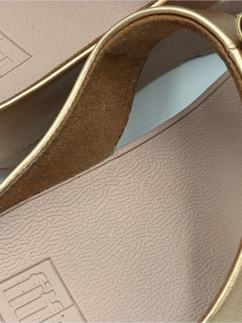 FitFlop Fino Bow Sandals Women’s US 7 EU 38 Rose Gold Metallic Comfort